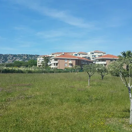 Apartment Domaine Flore Dauphin